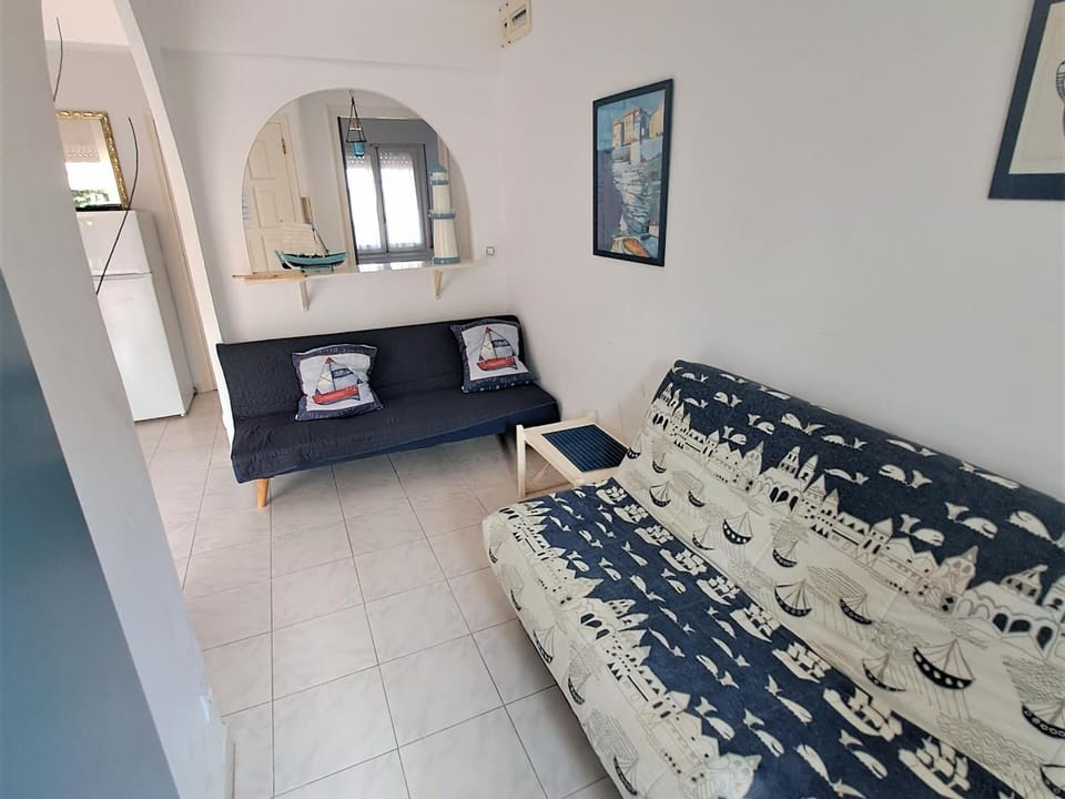 Apartamento céntrico en Empuriabrava, a 600m de la playa, con balcón y aire acondicionado. - ES-228-188 Apartment in Alt Empordà