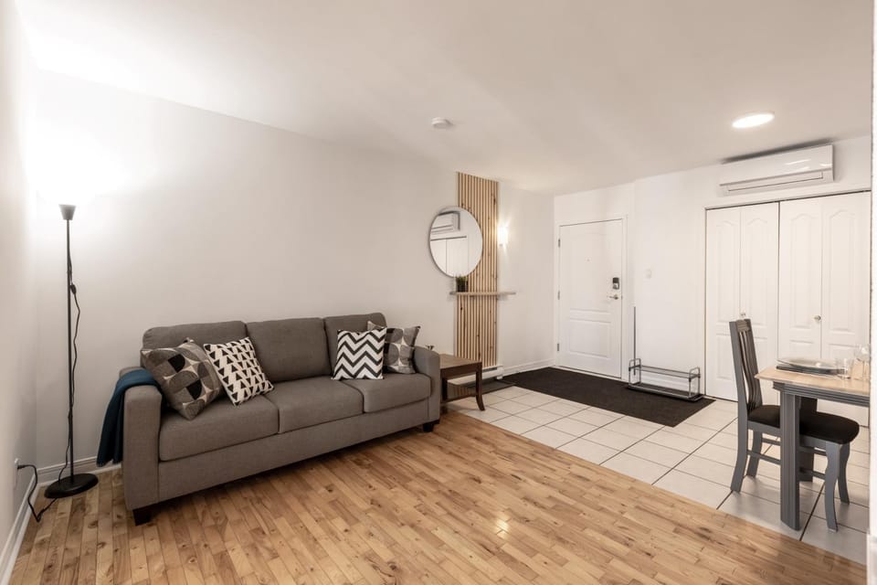 Living room, Dining area, air conditioner
