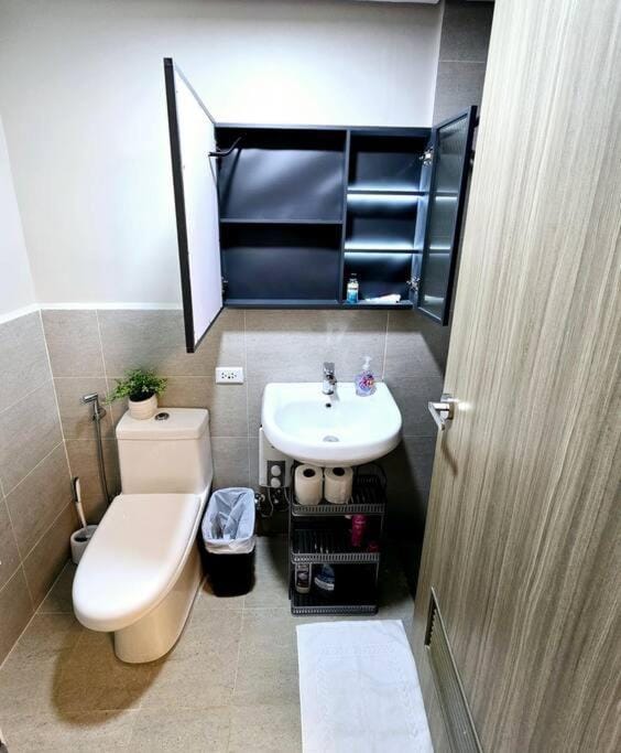 Toilet, Bathroom