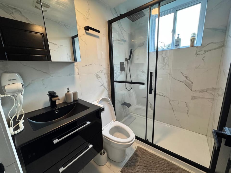 Shower, Toilet, Bathroom