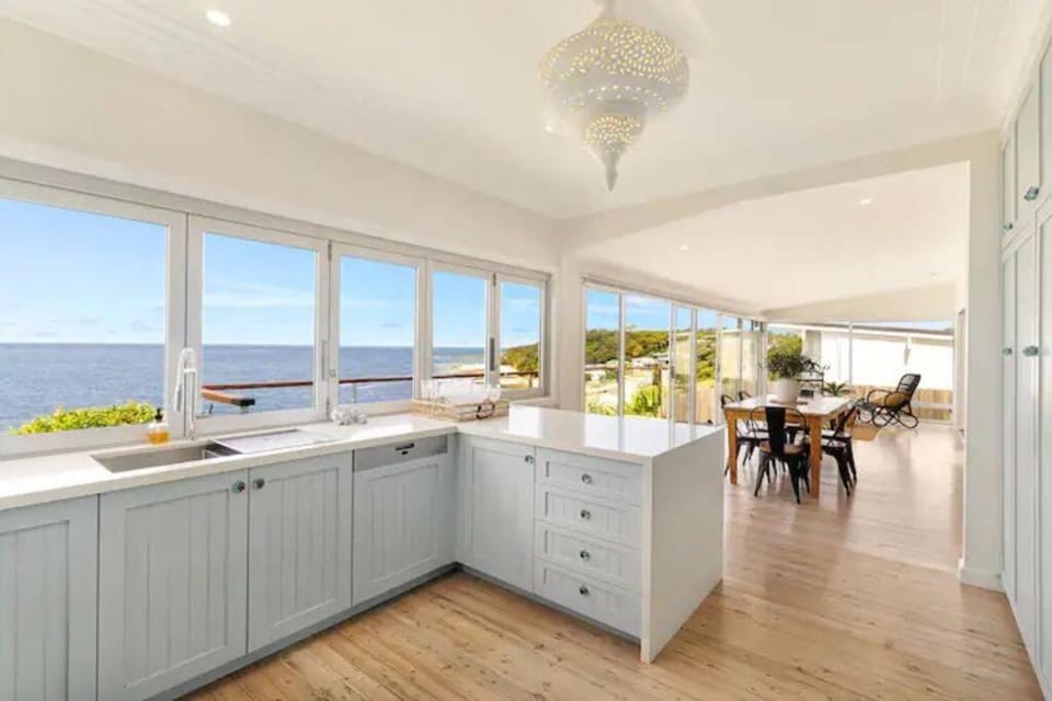 Seabreeze Getaway Oceanfront Family Home in Norah Head House in Central Coast