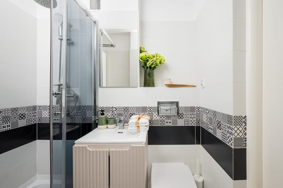 Shower, Bathroom, towels