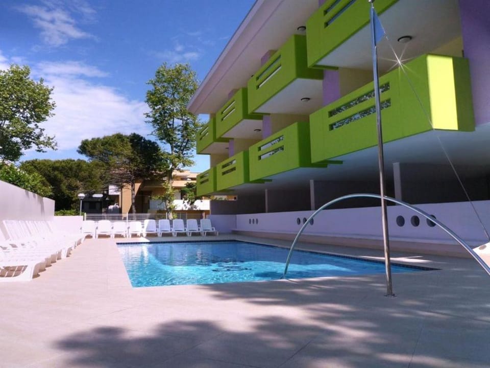 Property building, Swimming pool