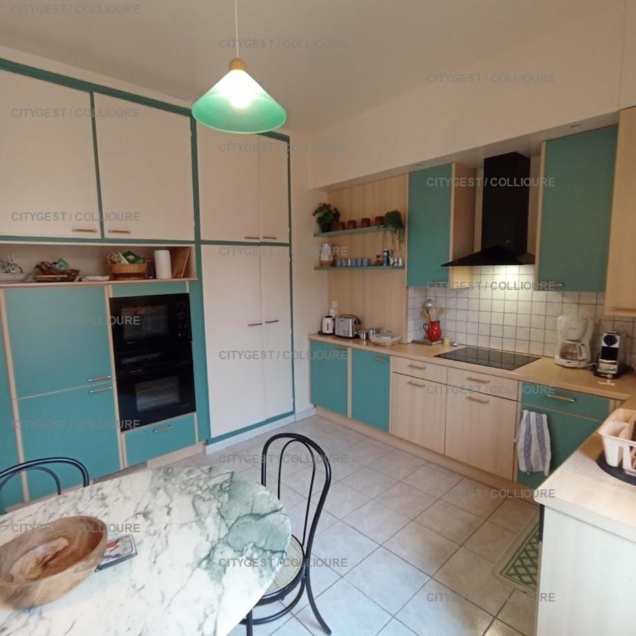 Coffee/tea facilities, Kitchen or kitchenette, Dining area, dishwasher, oven, stove, toaster