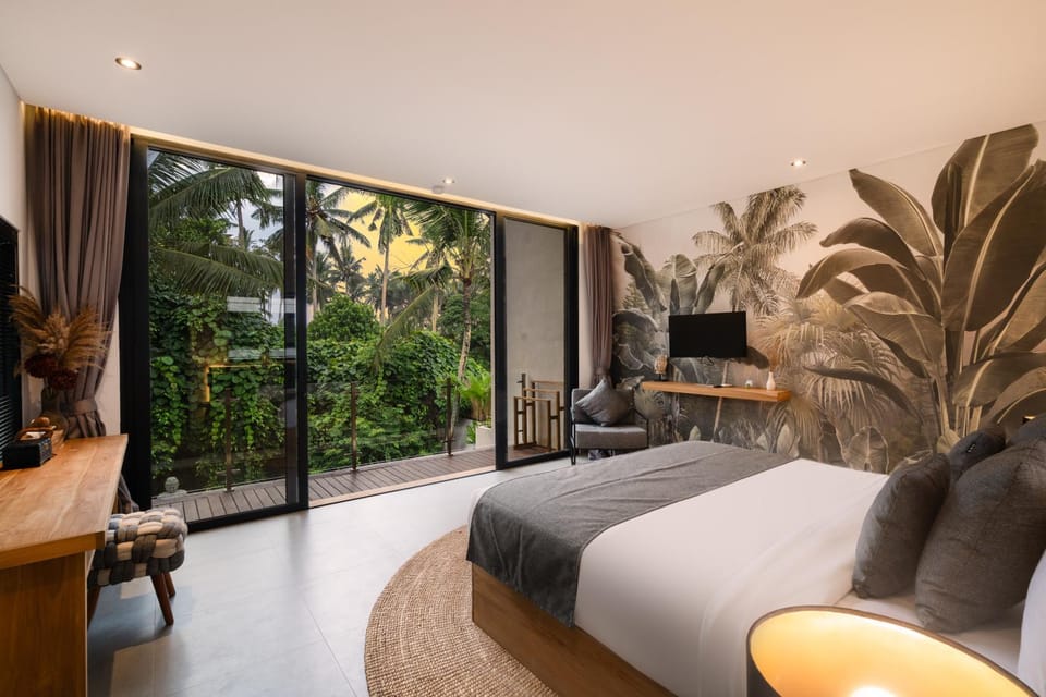 Bed, TV and multimedia, View (from property/room), Bedroom, air conditioner