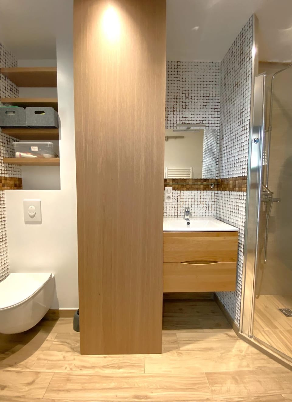 Shower, Toilet, Bathroom