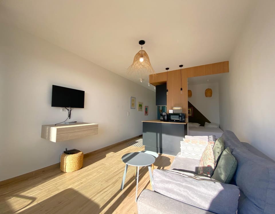 TV and multimedia, Seating area