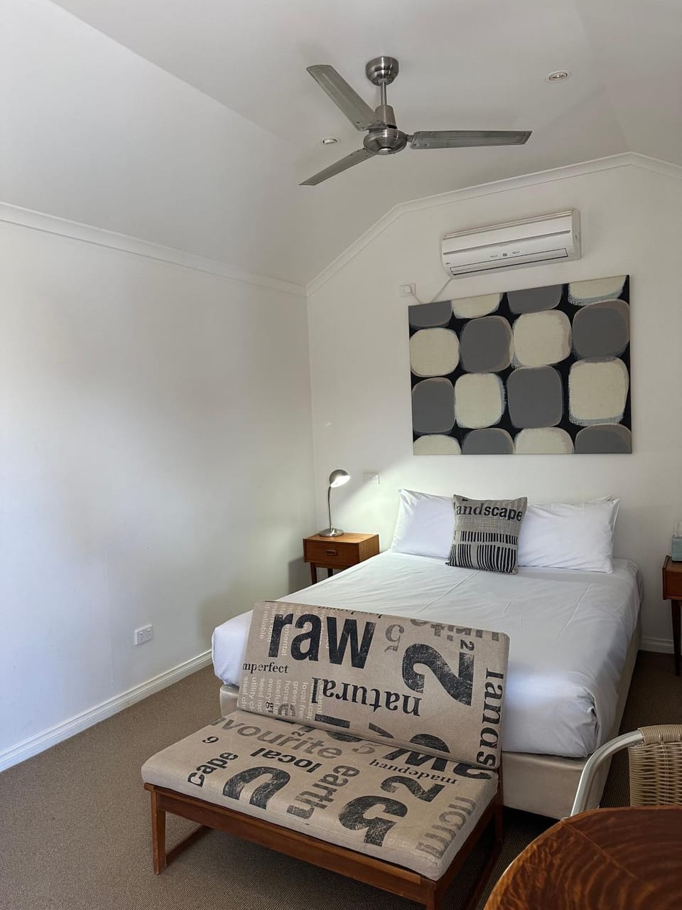 Bed, Bedroom, air conditioner