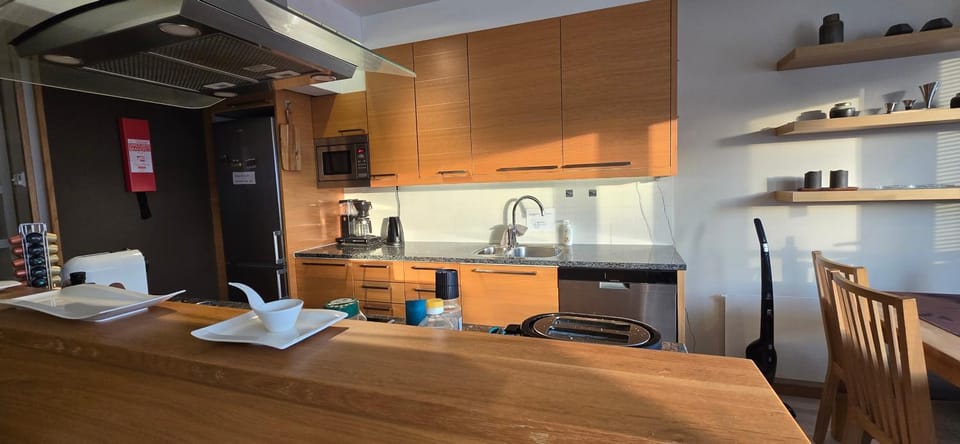 Kitchen or kitchenette, dishwasher, toaster