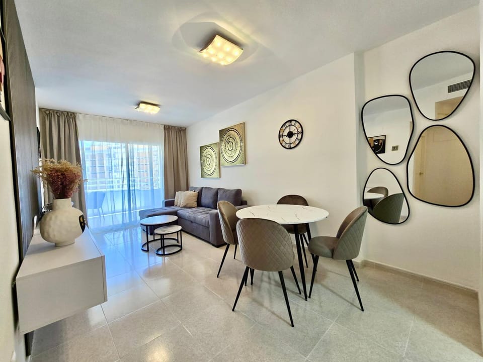 TV and multimedia, Living room, Seating area, Dining area, furniture, furniture