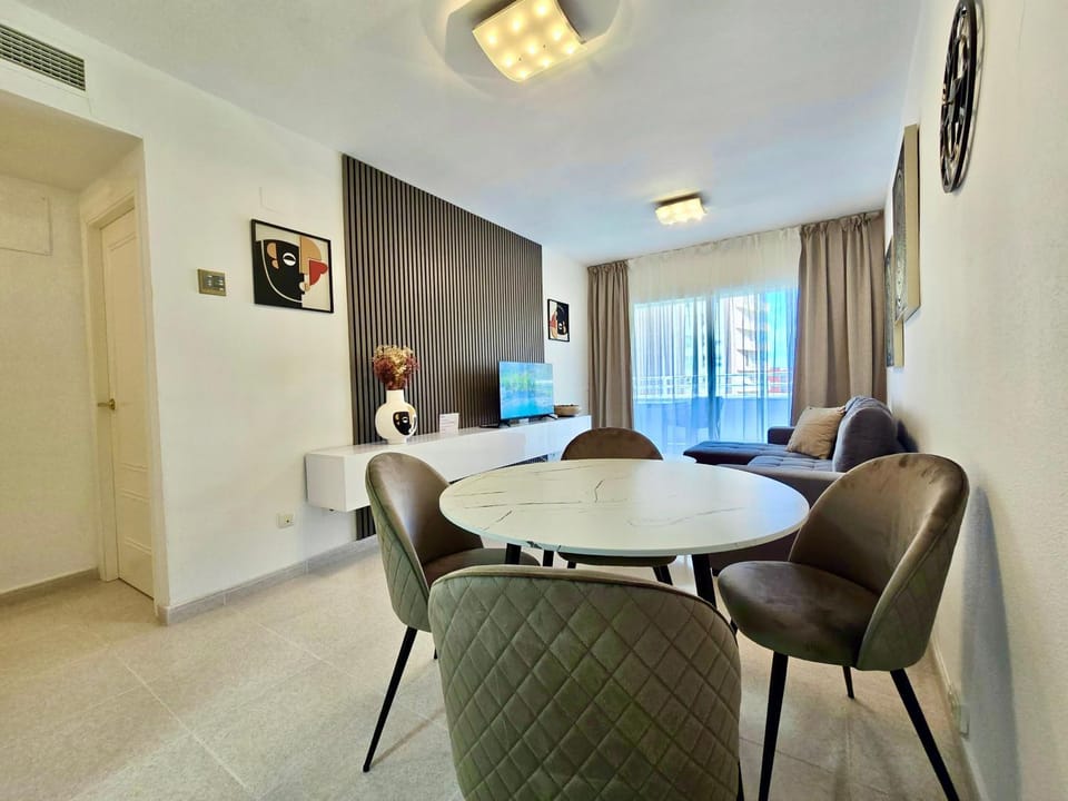 TV and multimedia, Living room, Seating area, Dining area, furniture, furniture