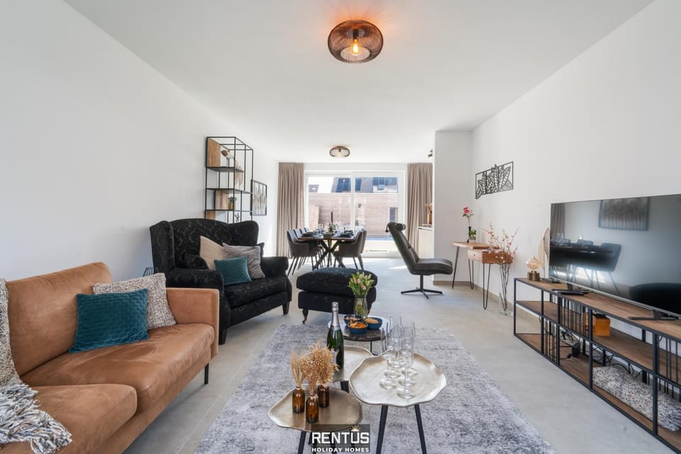 TV and multimedia, Living room, Seating area