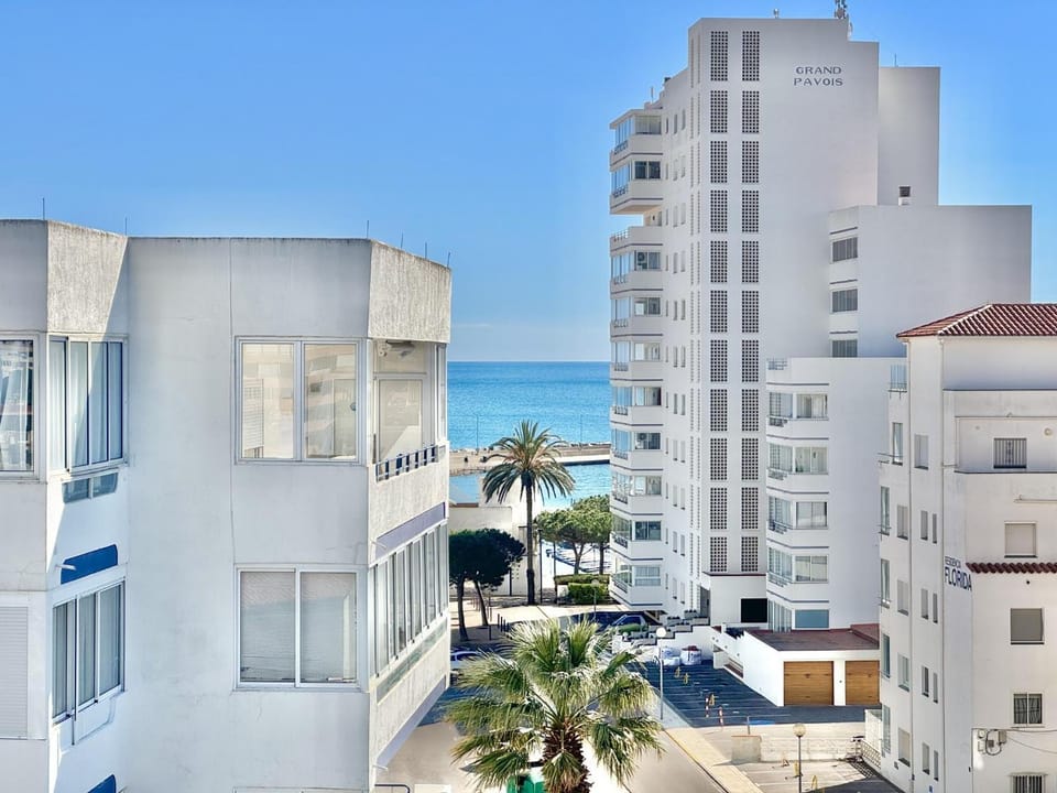 Neighbourhood, Sea view, Street view