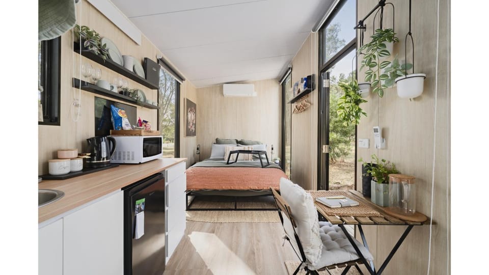 Bed, Dinner, kitchen