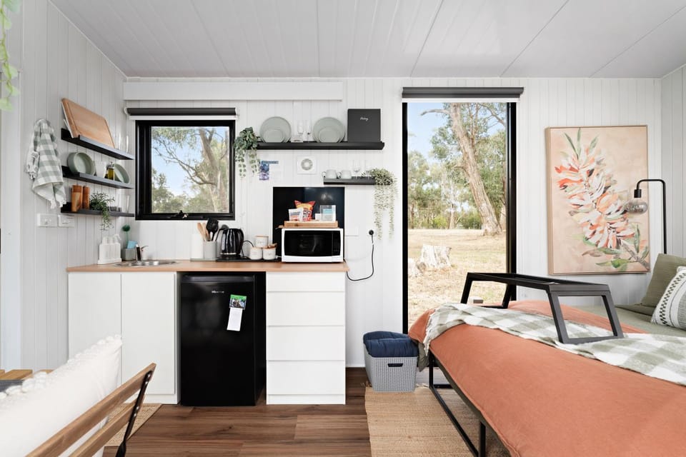 Bed, Kitchen or kitchenette