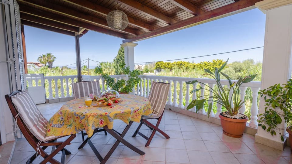Day, Balcony/Terrace, Dining area, Garden view