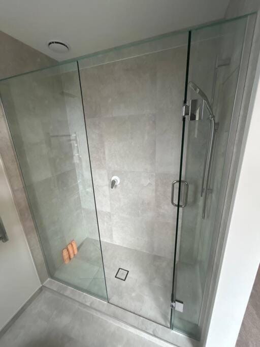 Luxury 2 Bedroom Hideout Near CBD,Merivale Mall House in Christchurch