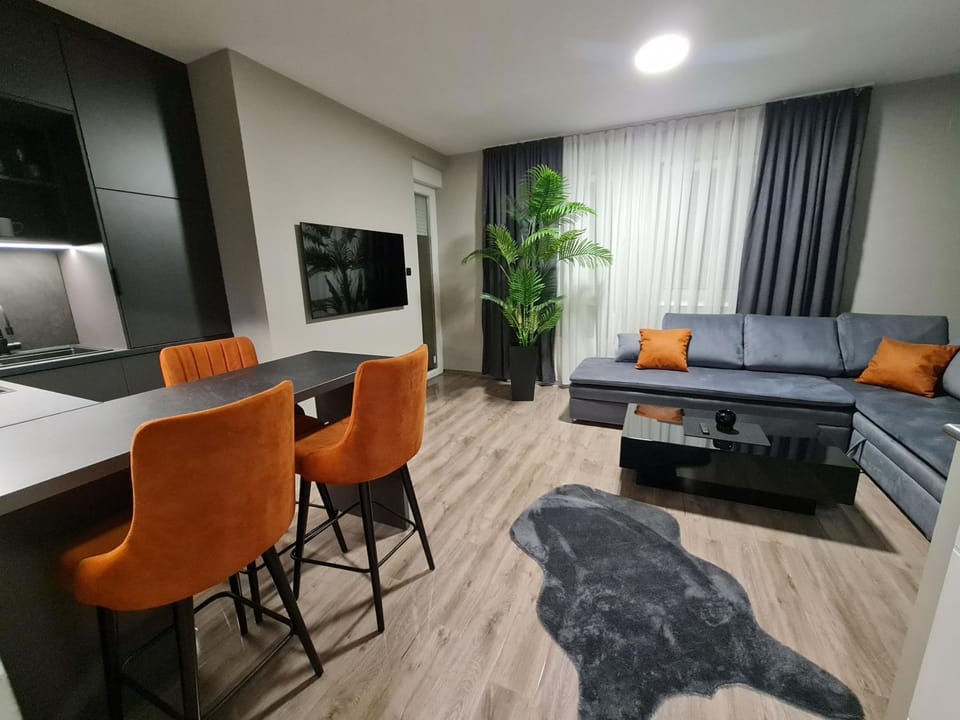 Kitchen or kitchenette, Living room
