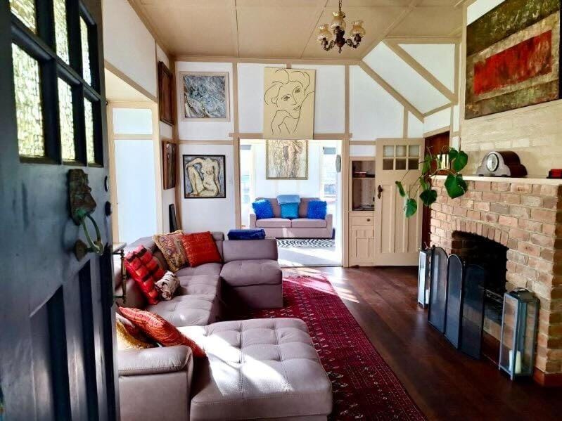 Cozy cottage by the beach in Mornington House in Mornington