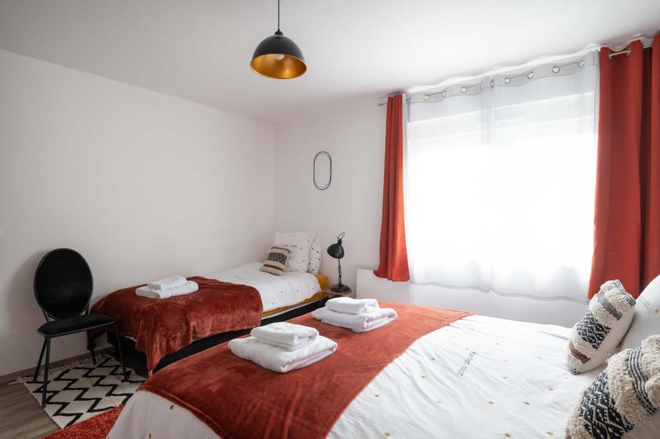 Bed, Bedroom, heating