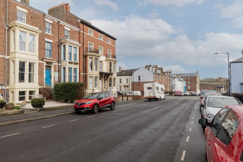 Property building, Street view, Location