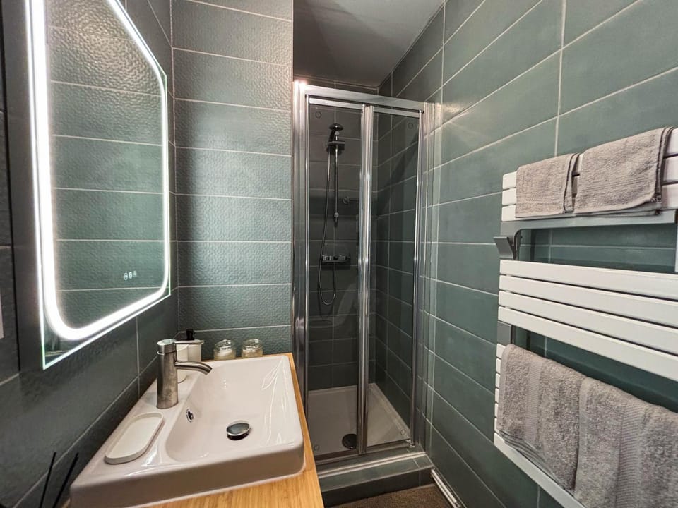 Shower, Bathroom