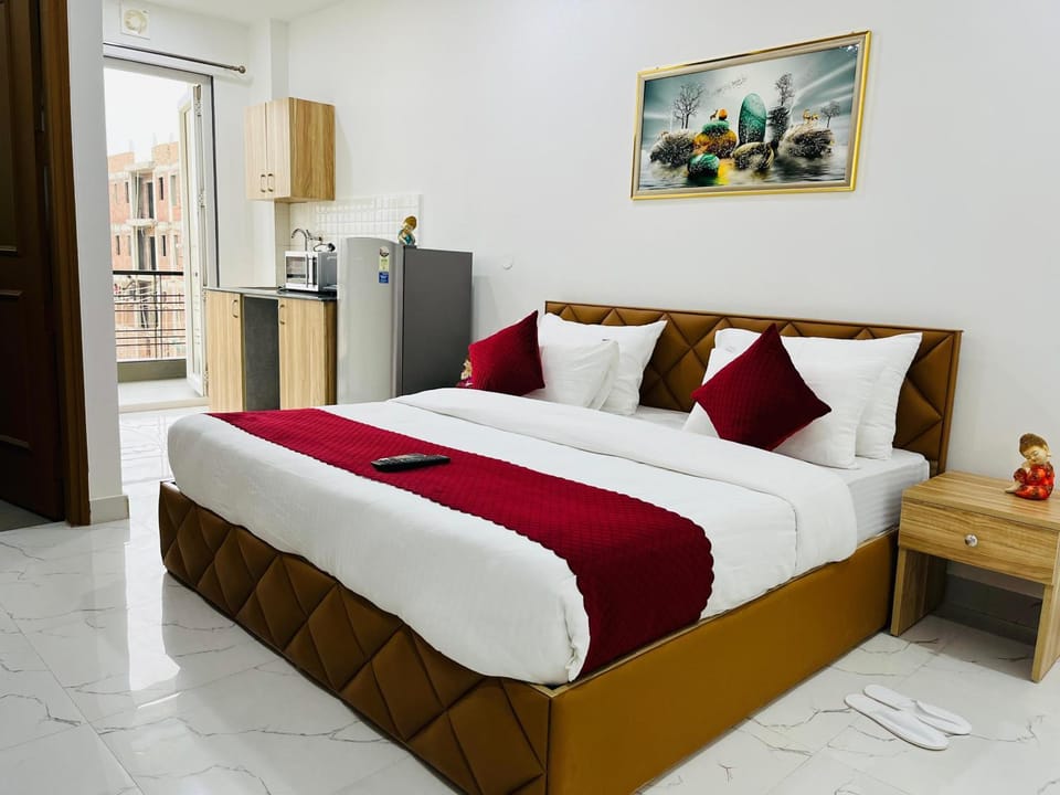 Bed, Kitchen or kitchenette, Bedroom