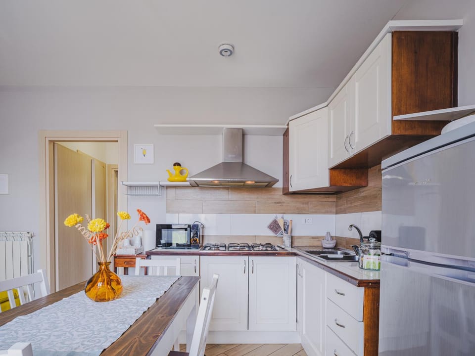 Kitchen or kitchenette, pet friendly, stove