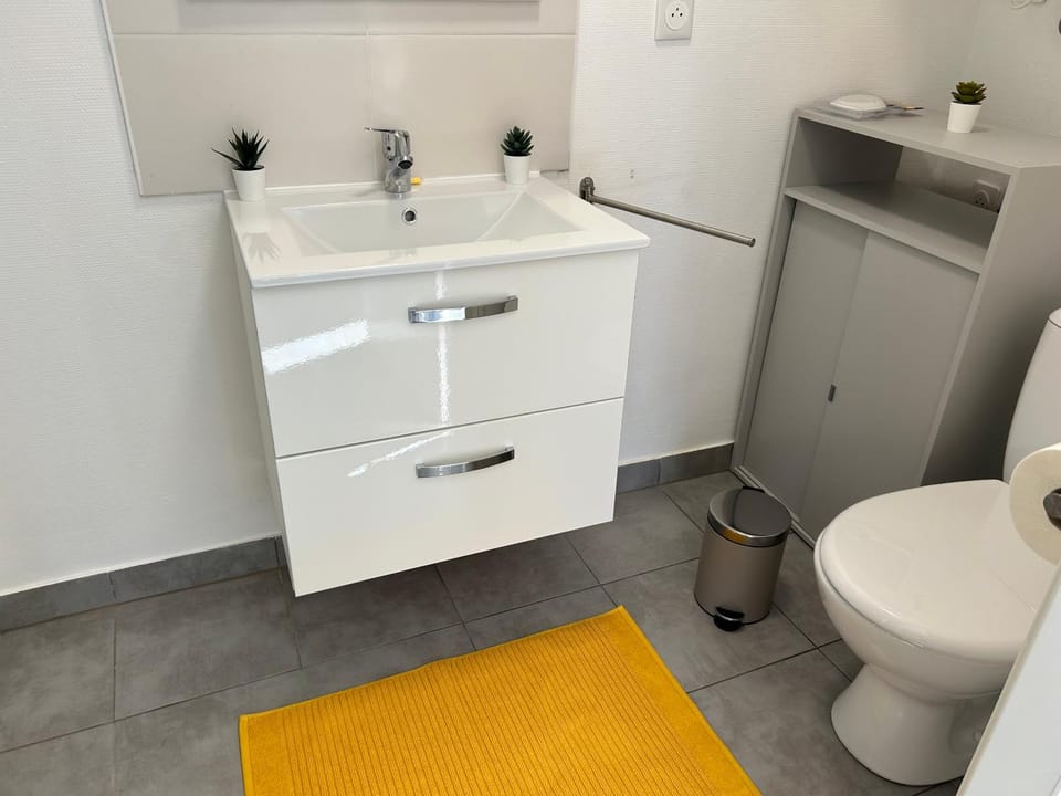 Toilet, Bathroom