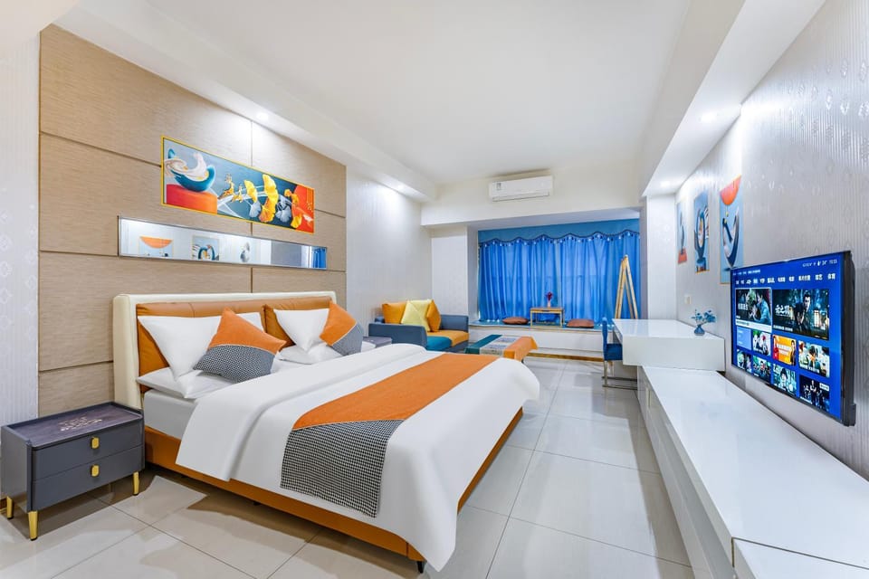 Bed, TV and multimedia, Photo of the whole room, Evening entertainment, Bedroom