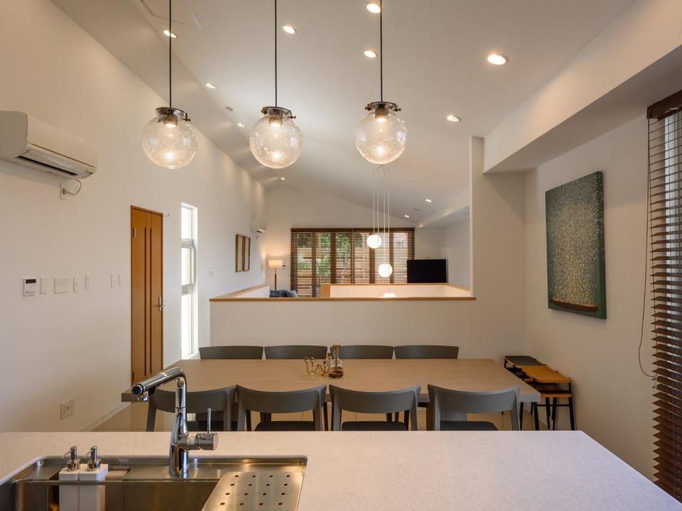 Dining area, kitchen