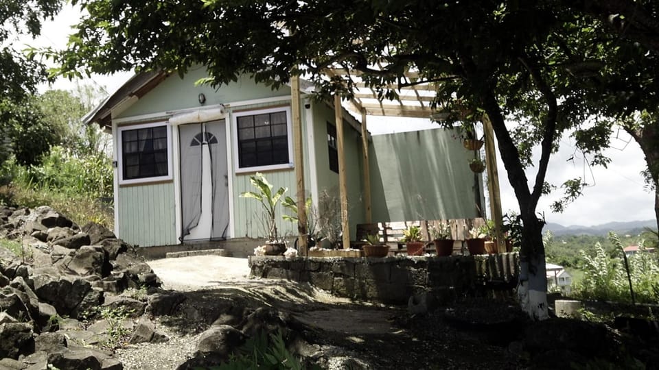 1 Bed Cabin - Sleeps 2 - Wifi Cabin in Caribbean