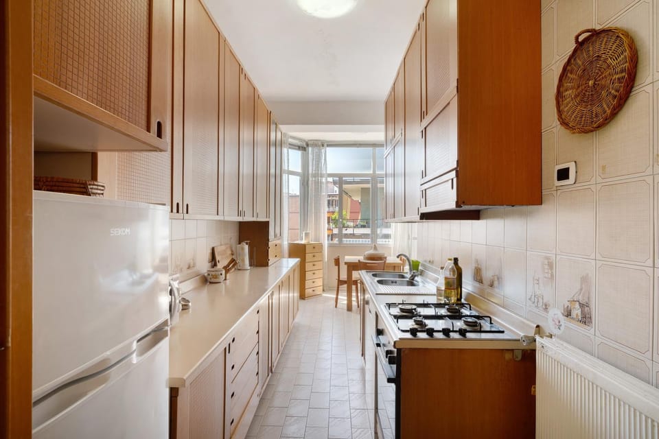 Kitchen or kitchenette, Living room