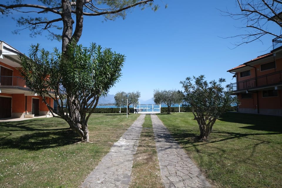 Garden, Lake view