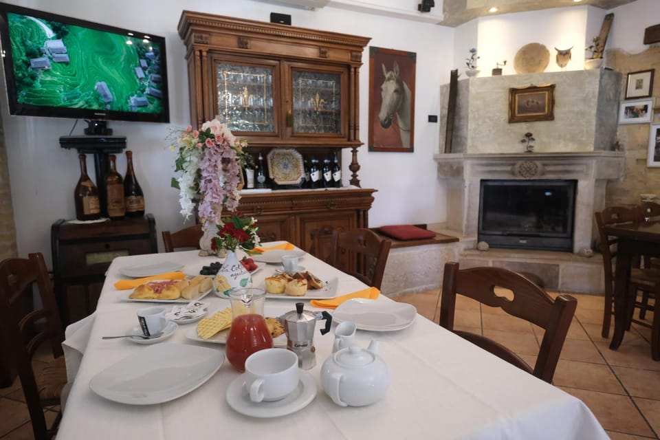 Communal lounge/ TV room, TV and multimedia, Food and drinks, Breakfast, Italian breakfast