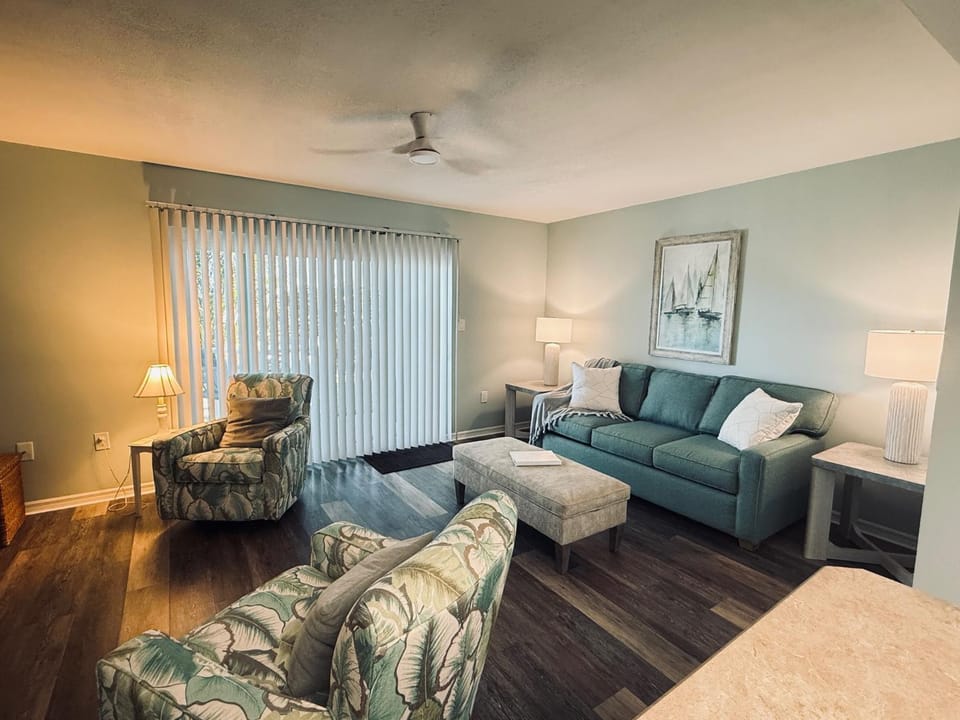 NEW Direct Oceanfront Condo in Cape Canaveral! House in Cape Canaveral