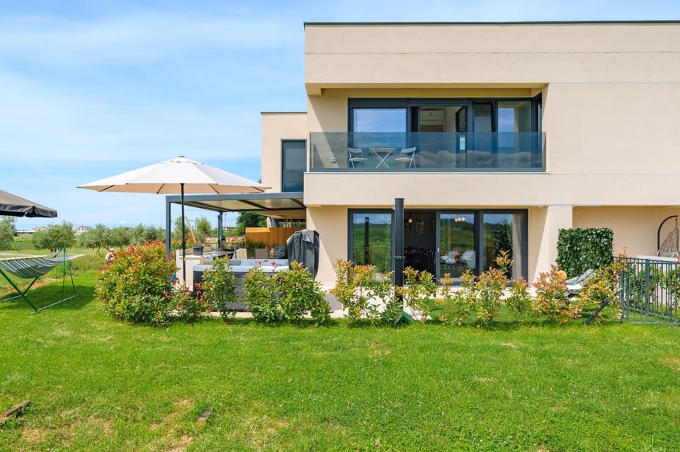 Property building, Garden