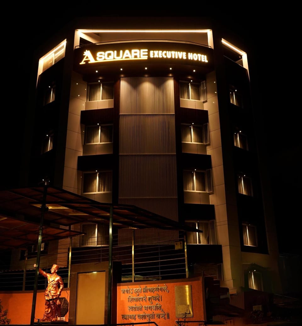 Property building, Night, Location