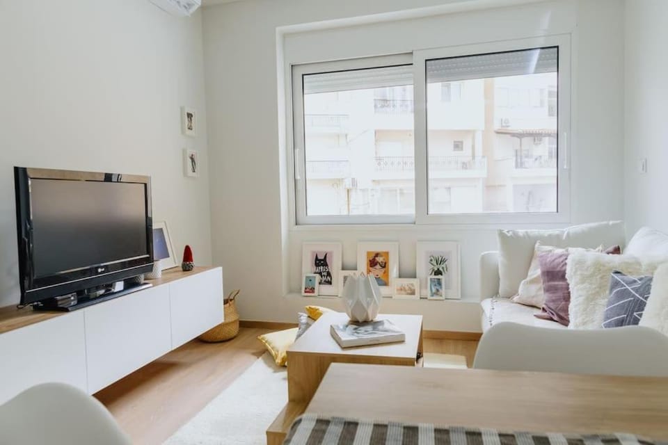 TV and multimedia, Living room, Evening entertainment