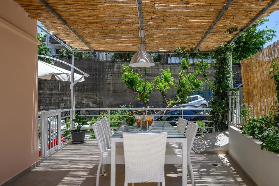 Patio, Day, View (from property/room), Balcony/Terrace, Seating area, Dining area, Parking