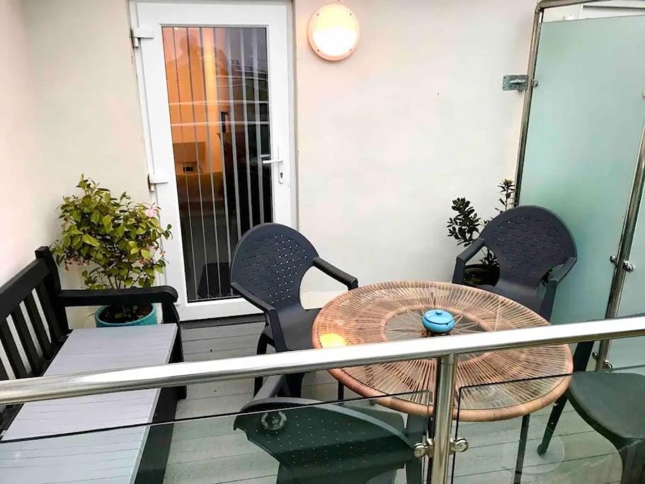 Balcony/Terrace, Dining area