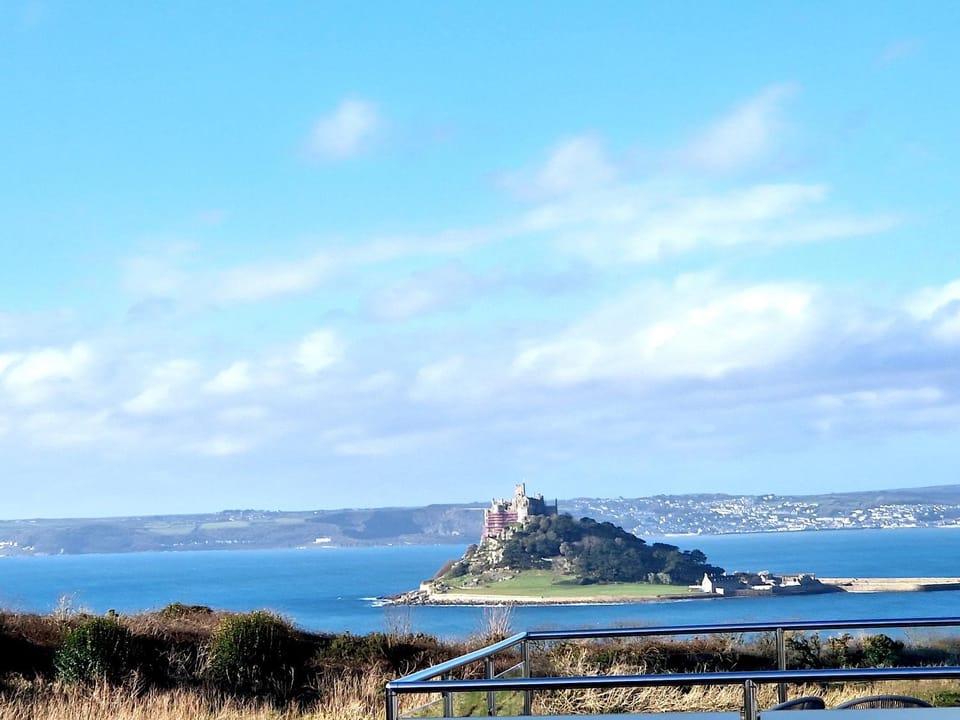 Idyllic location, Amazing view, Spacious House in England