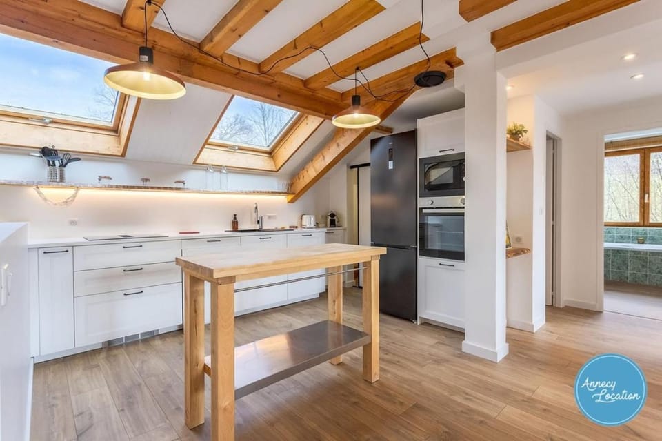 Lanfonnet Terrace 4-Bedroom Apartment Apartment in Menthon-Saint-Bernard