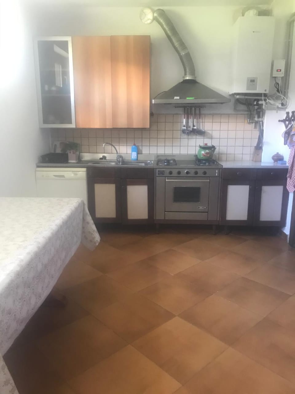 Kitchen or kitchenette, Kitchen or kitchenette, Breakfast, dishwasher, stove