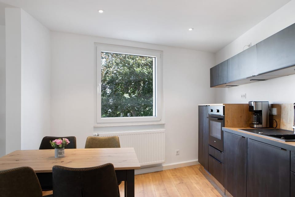 Property building, Kitchen or kitchenette, Living room