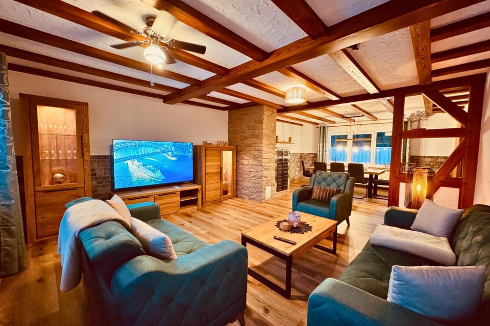 TV and multimedia, Living room, Seating area, Evening entertainment, fireplace