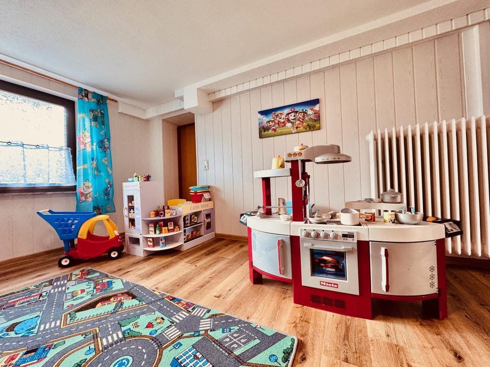 Game Room, Photo of the whole room