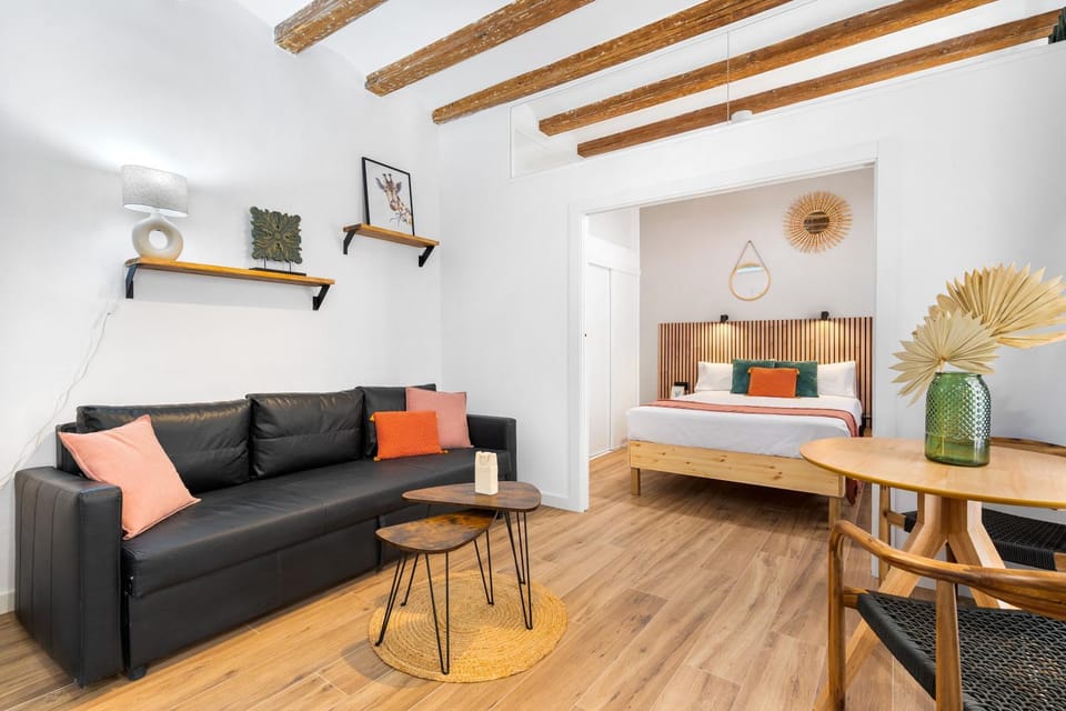 Lodging Apartments Almirall Beach 31 Apartment in Barcelona