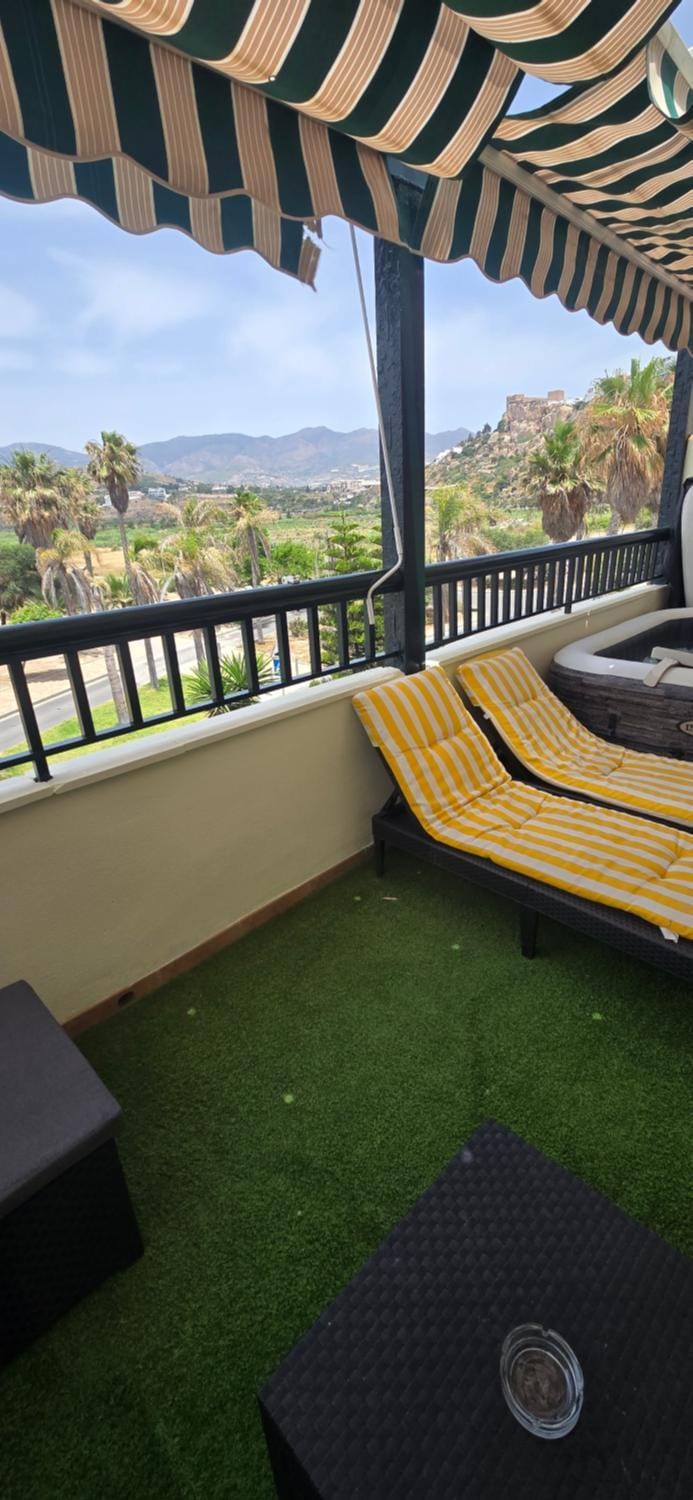 Balcony/Terrace, sunbed