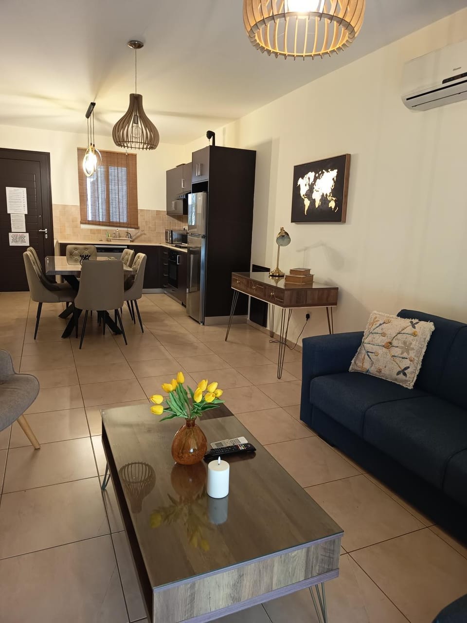 Living room, Seating area, Dining area, air conditioner